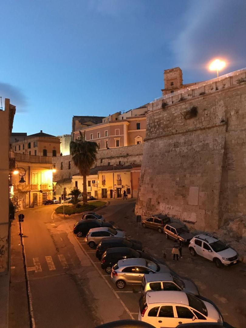 Bastione Home - Casa "Vicky" Cagliari Exteriör bild